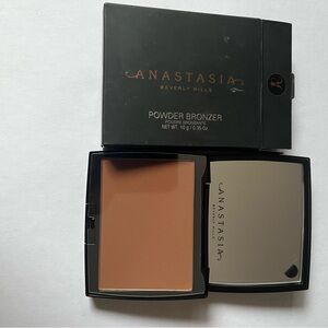 Anastasia Beverly Hills Powder Bronzer shade mahogany